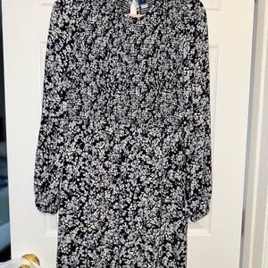 Old Navy Navy and White Floral Long Sleeve Dress